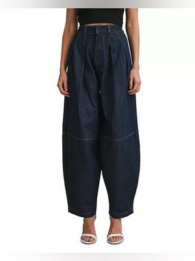 NWOT Size M Luvee Pleated High-Waist Barrel Dark Indigo Jeans (no seam by knee)